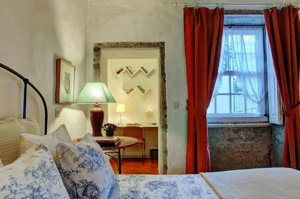Independent Apartment n 2 in an Old Mansion Located by the Mouth of Douro River
