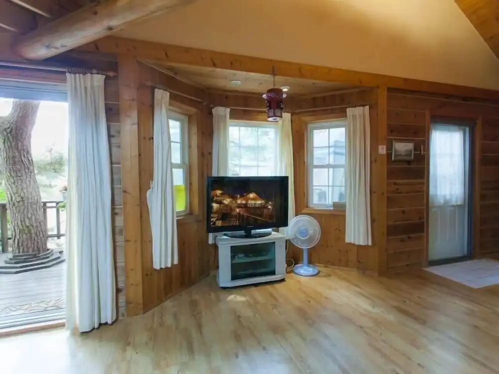 Cabin Town Pension