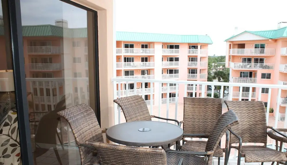 Beach Palms 404