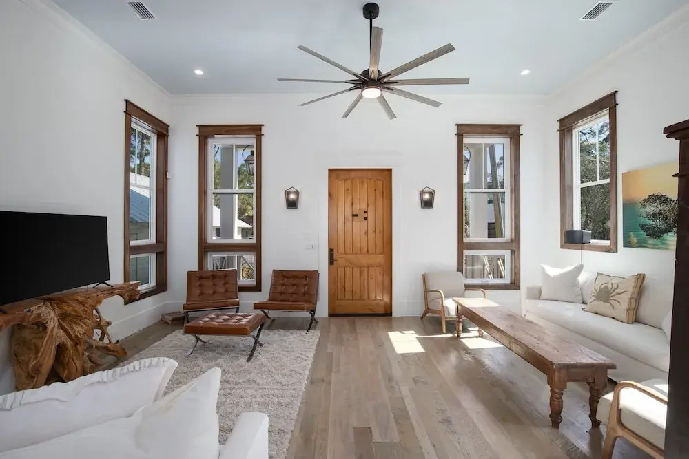 Seagrove Manor by Avantstay Free Paddle Boards Lake Front Yard & Pet Friendly