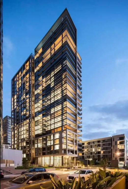 Luxury 1 Bedroom 1 Study With 1 Parking