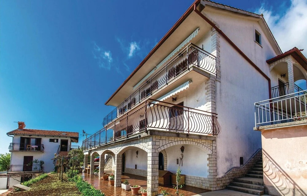 Nice Home in Lovran With Wifi and 2 Bedrooms
