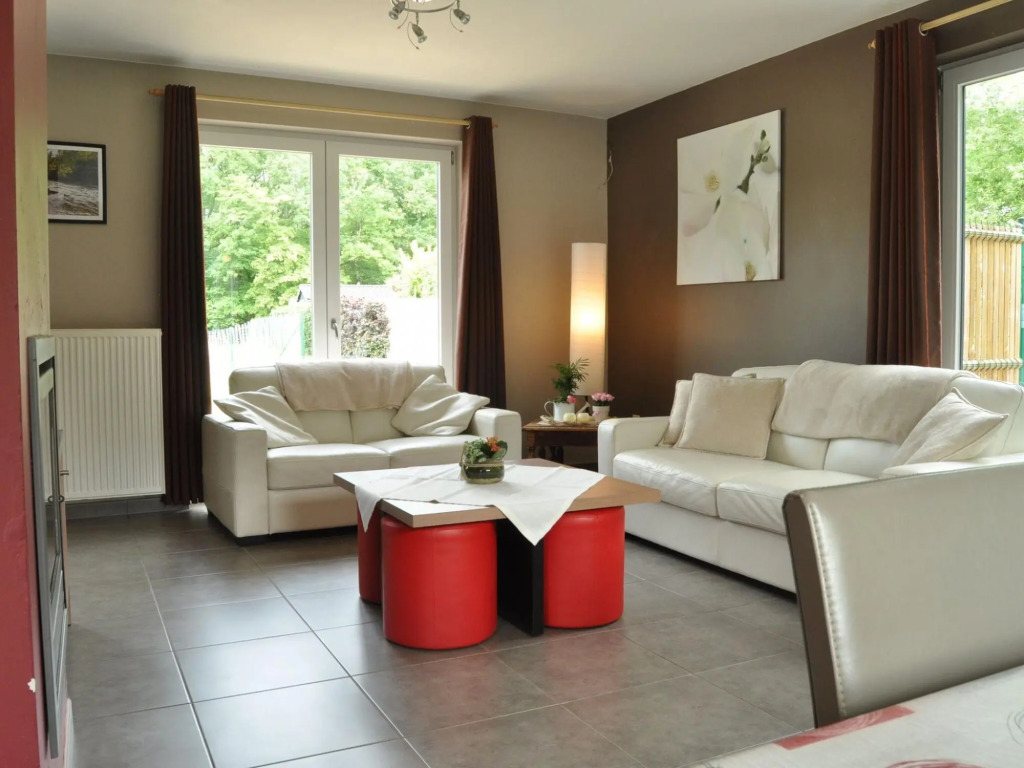 Elegant Villa in Bomal