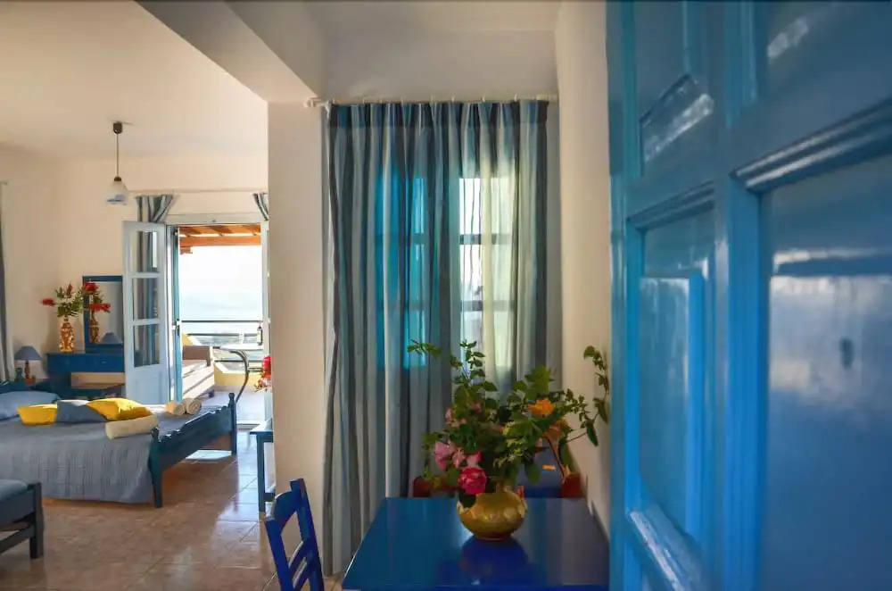 Hotel Dina - Ξενοδοχείο Ντινα