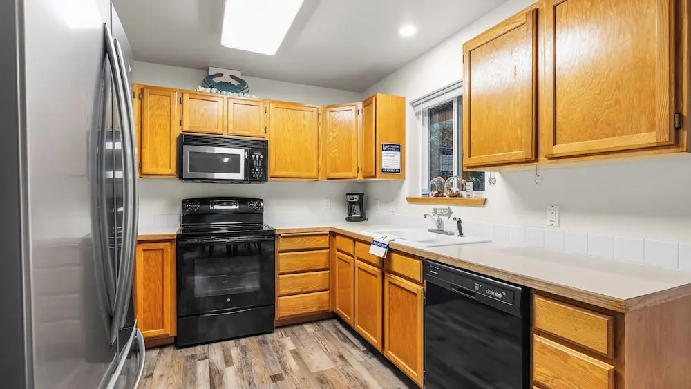Cozy Whidbey Island Home Near Langley Waterfront & Dining Tideview by Avantstay
