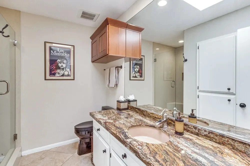 Chic, Walkable Desert Retreat - Private & Serene