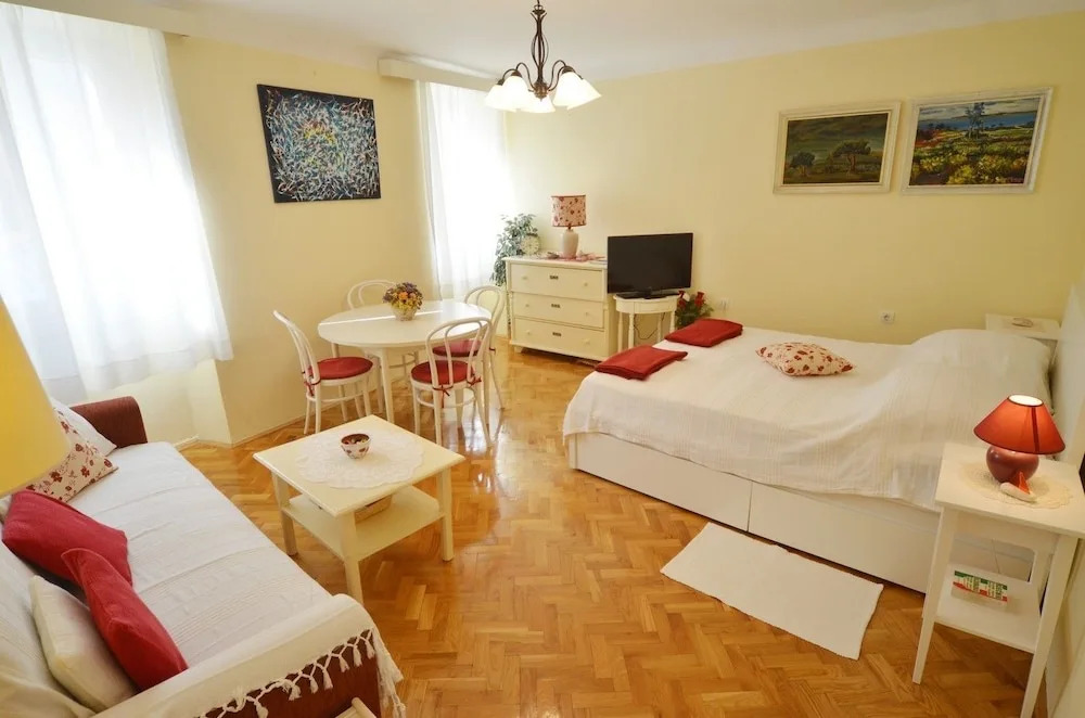 Amici Apartment