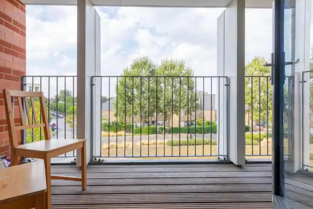 Vibrant 1BD Flat w/ Private Balcony, Camberwell!