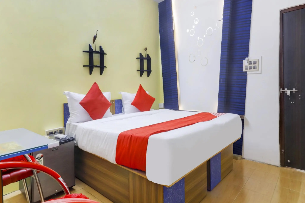 OYO Flagship 76333 Shannu Residency