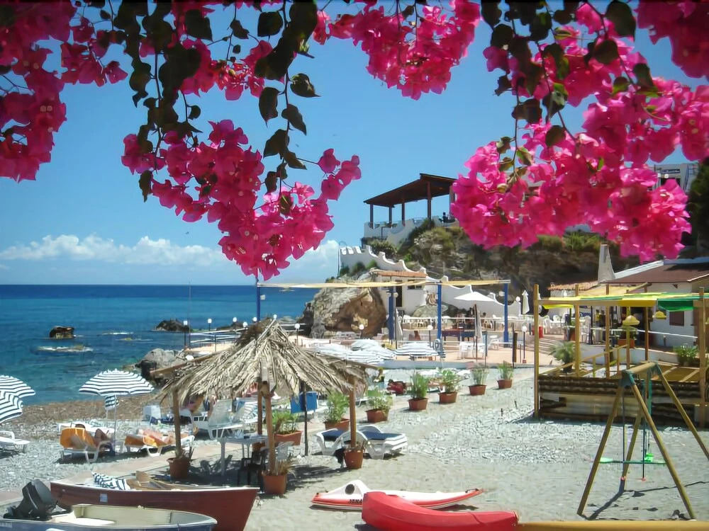 Cirucco Bay Hotel & Camping