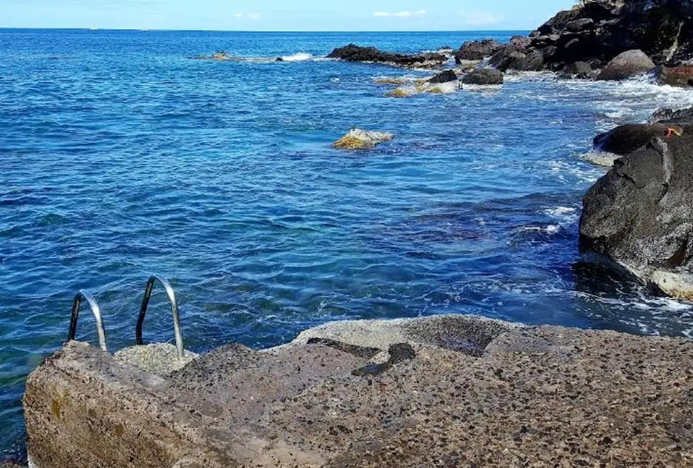Bungalow with 2 Bedrooms in Bouillante, with Wonderful Sea View, Shared Pool, Enclosed Garden - 70 M From the Beach