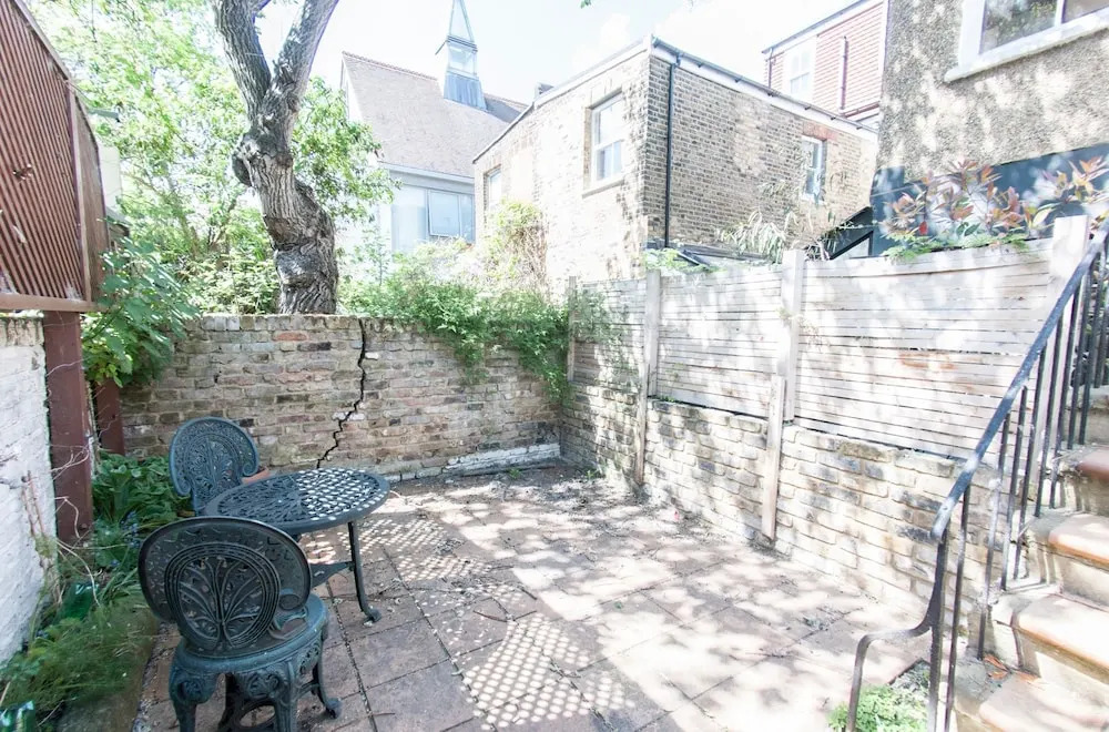 Modern 2 Storey 2-bedroom Flat , Sleeps 6