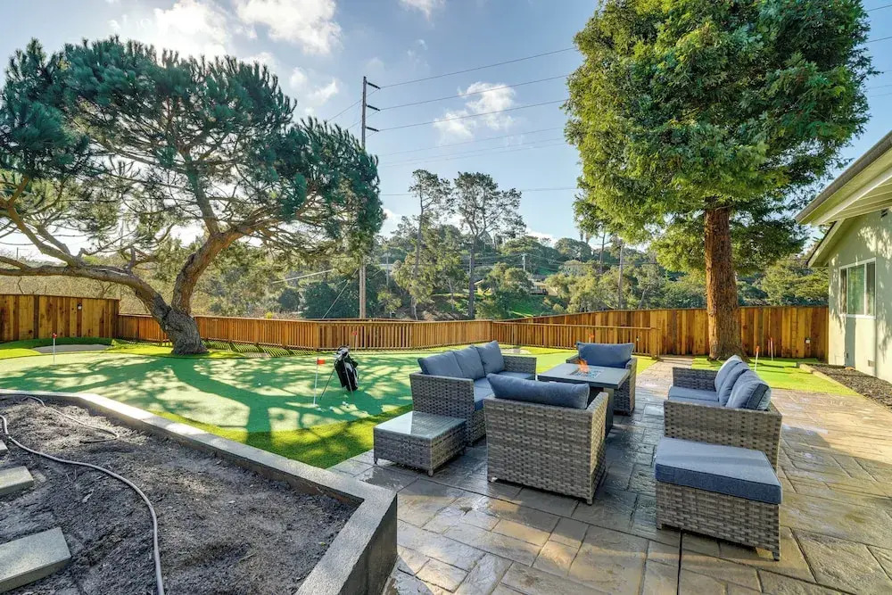 2 Mi to Beach: Home w/ Patio in Del Rey Oaks!