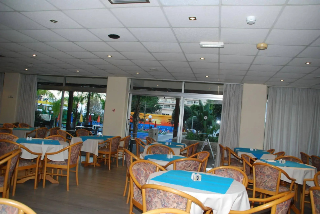 The Caravel Hotel