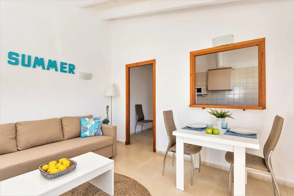Apartamentos Calan Brut