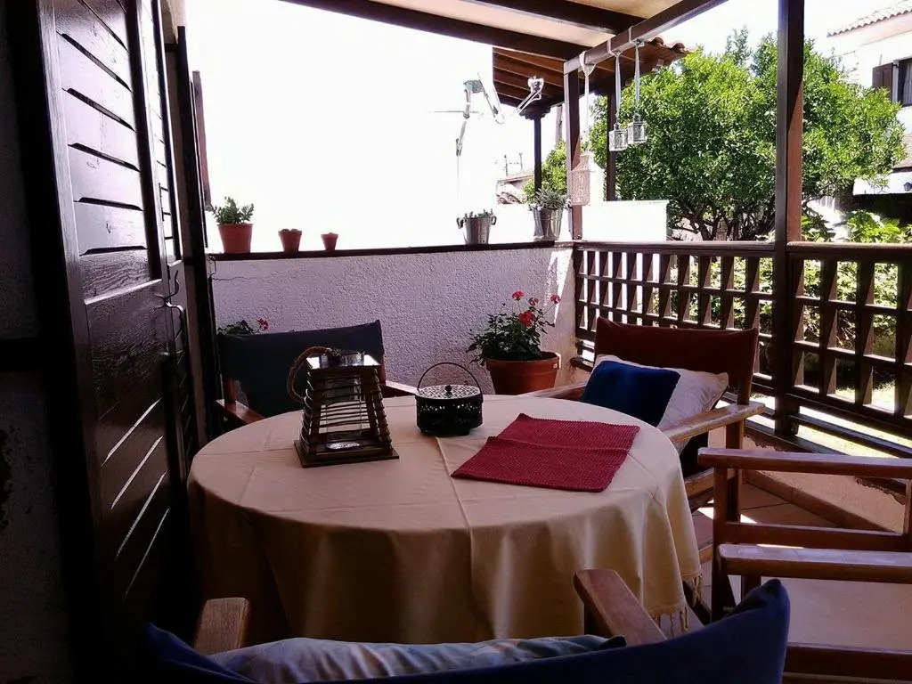 Garden House by the Sea