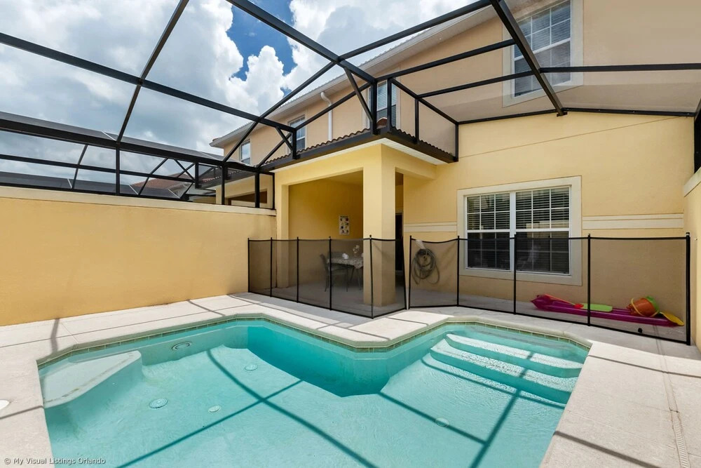 A Stylish Paradise Palms Town Home -close to Disney! 4bd/3ba -4pp971