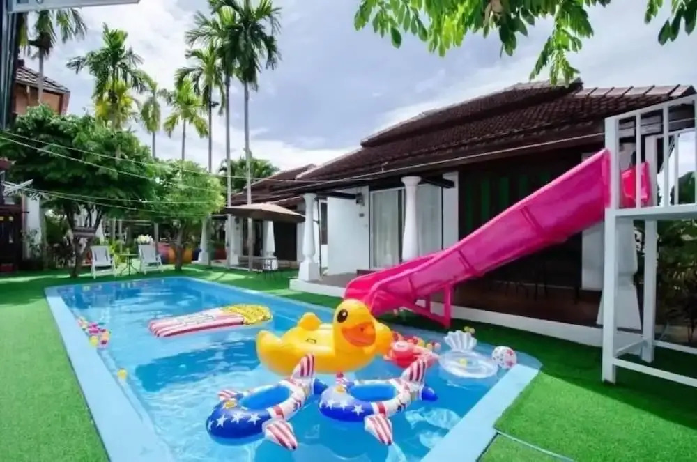 Karnie Cheer Pool Villa & Resort Pattaya