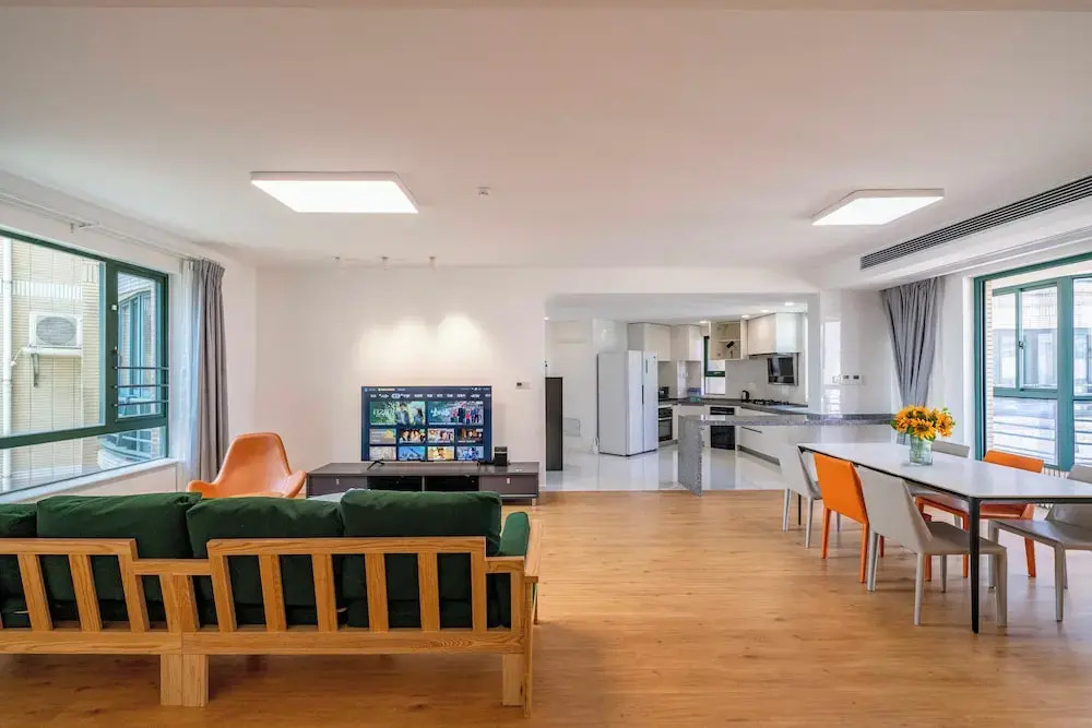 Tyms Spacious 4BR 2BA Apt Xujiahui
