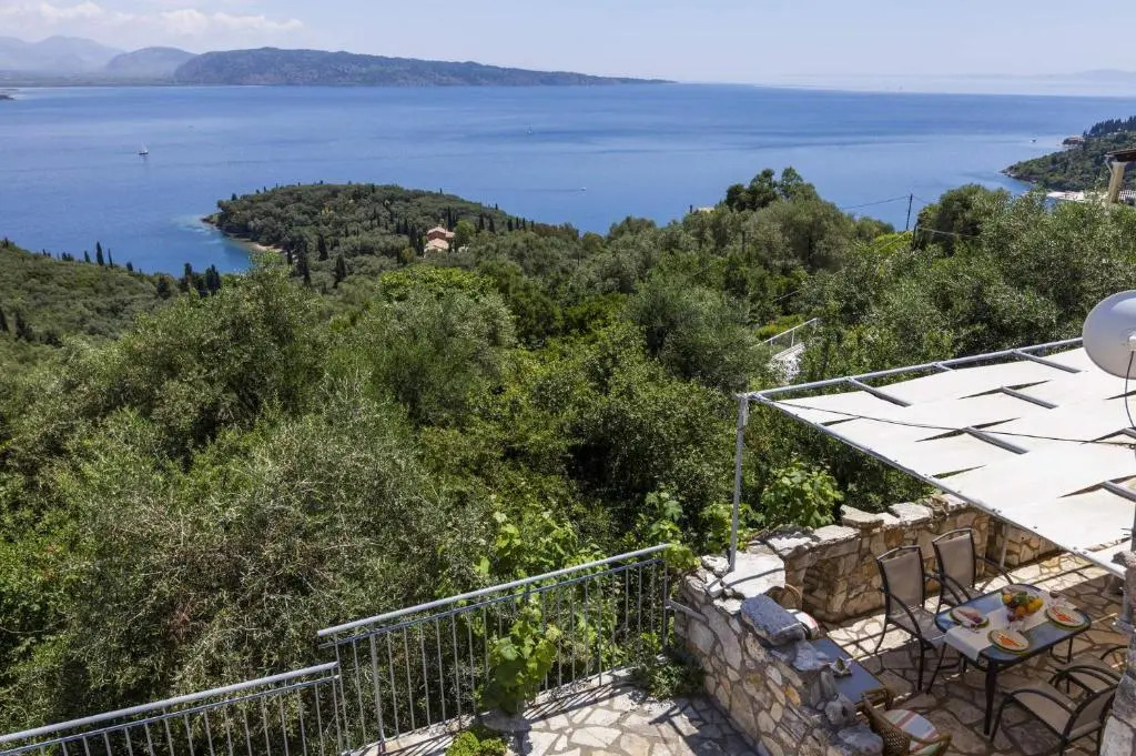 Scirocco & Folitsa Villas