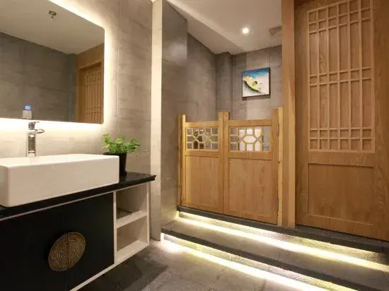 Fenghuang Yunqiao Free River View Boutique Homestay (Fenghuang Ancient City Yunqiao Branch)