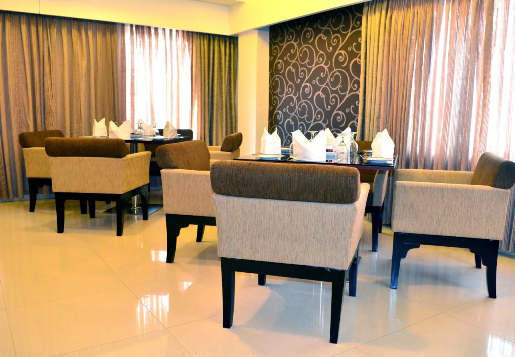 Hotel La Villa Western by Sea Pearl Beach Resort & Spa