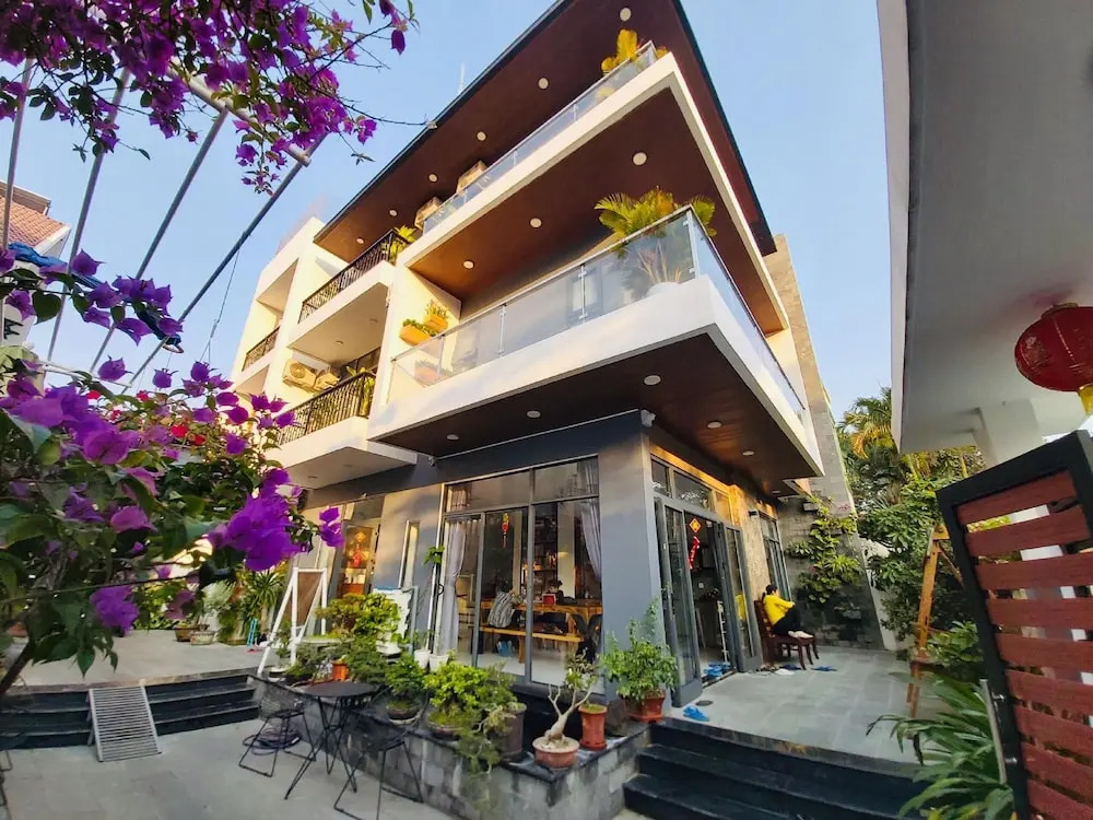 ChiChi House