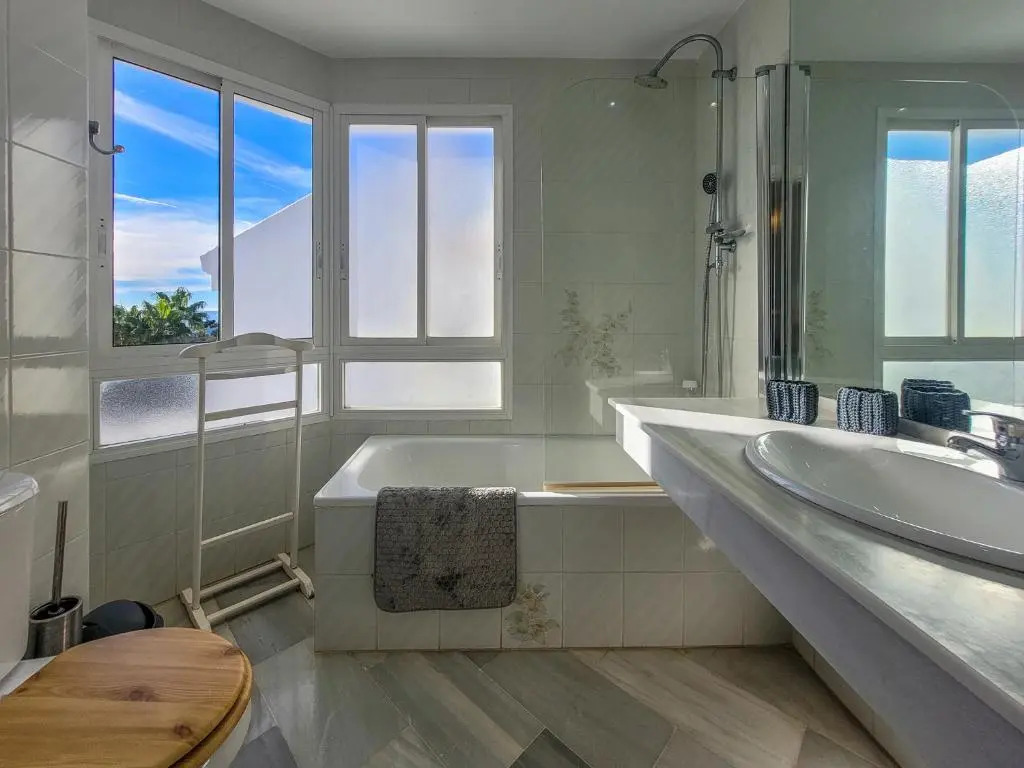 Beautiful 2br Fully Equipped - Sitio de Calahonda