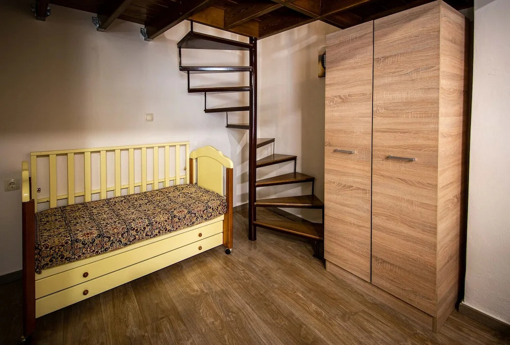 Cozy Flat Attic near Beach & Venetian Port
