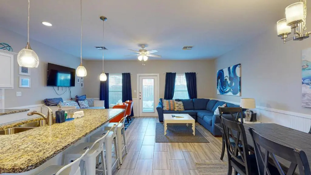 BC508 Townhome with Beach Inspired Decor, Heated Pool with Water Slide