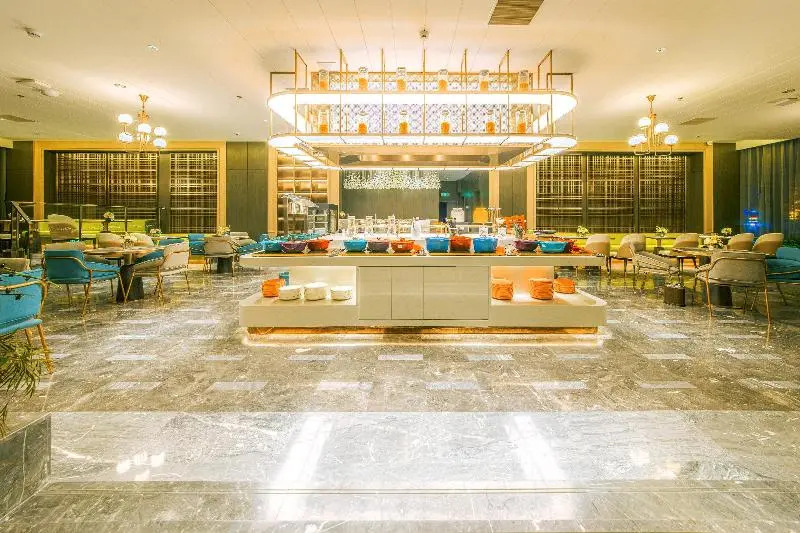 Xinyi Central Orange Crystal