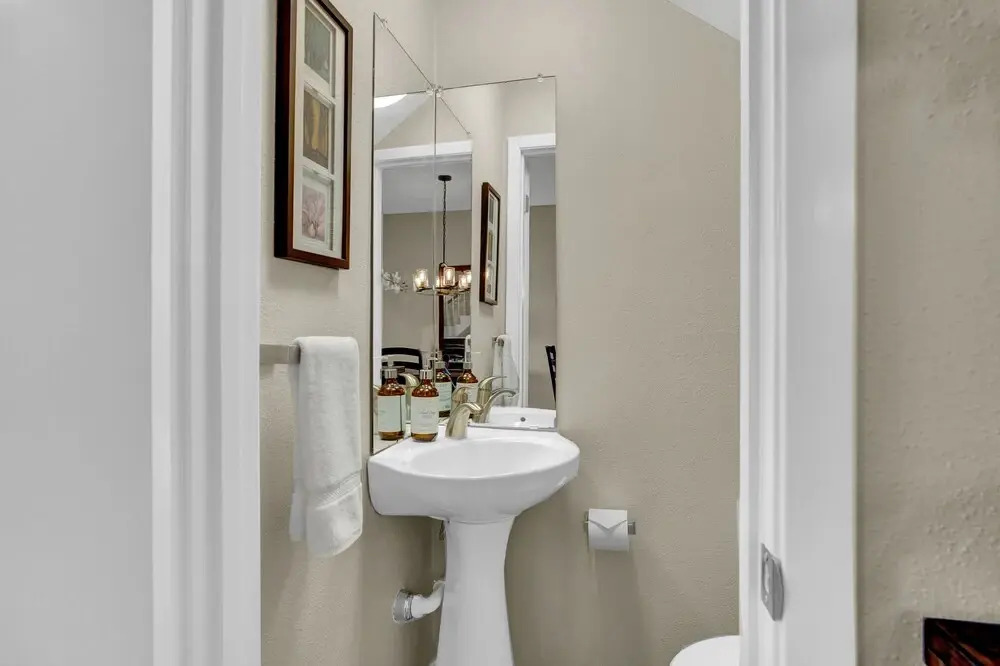 Luxury Riverfront Condo 1 BLK to Schlitterbahn!