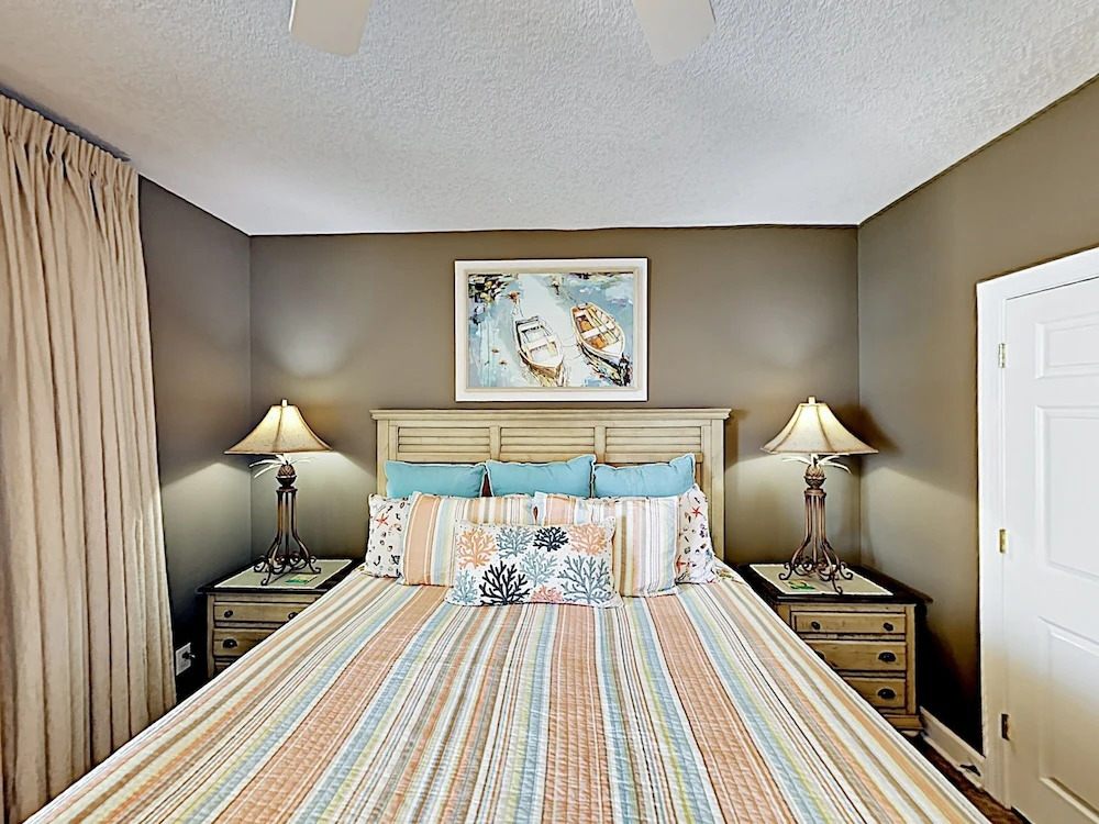 New Listing! Beachfront Bliss W/ Boundless Views 3 Bedroom Condo
