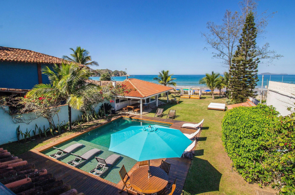 Mansão Deslumbrante com Cinco Suítes, Pé na Areia de Geribá Por Luxury Rentals
