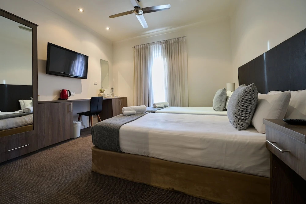 Norfolk Hotel