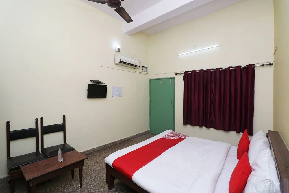OYO Flagship 29219 Hotel Arjun