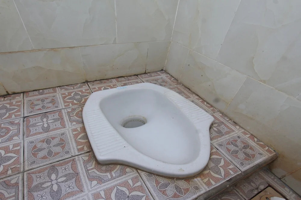 OYO Life 93154 White Kos Jenggala