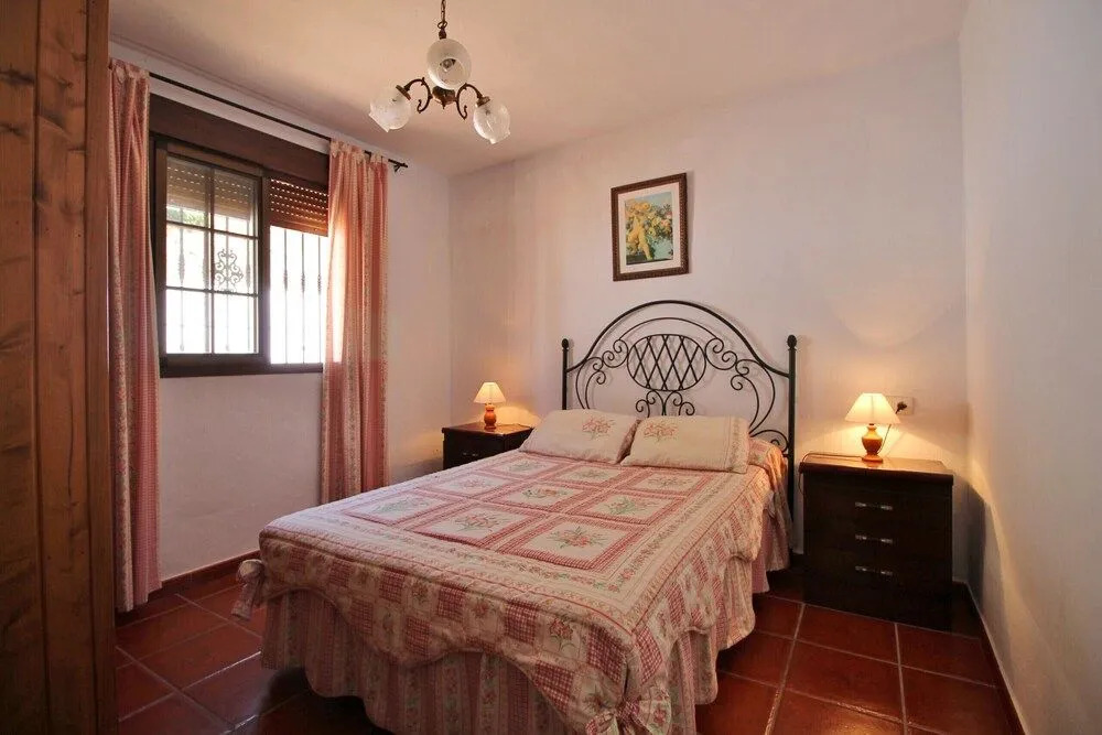 1075 Villa Rosa