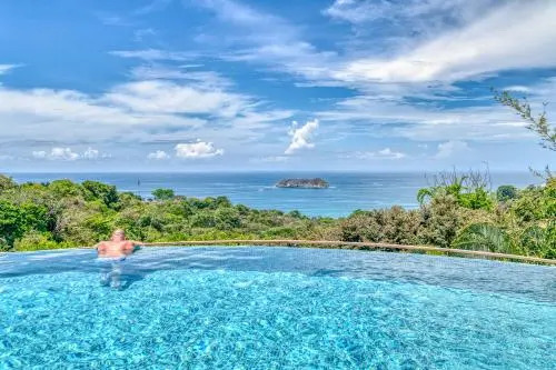 Villa Roca Boutique Resort & Suites