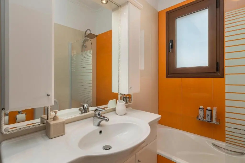 Villa Eva Milos near the beach and Adamas