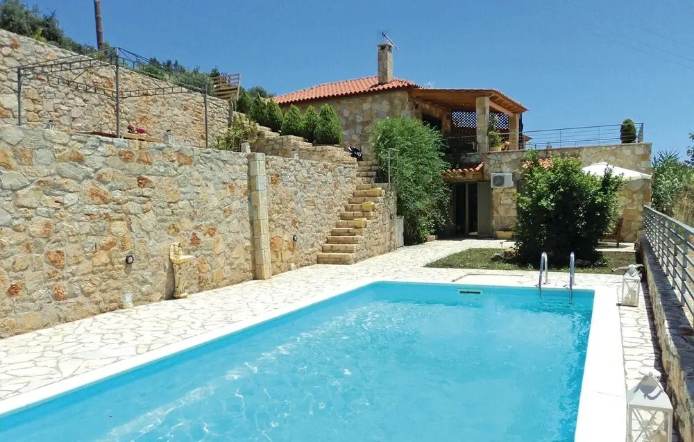 4 Bedroom Beautiful Home In Xyropigado