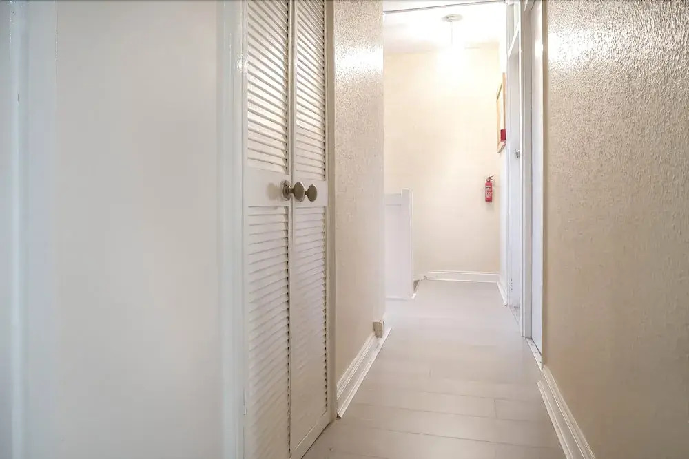 Old Church Road - Deluxe Guest Room
