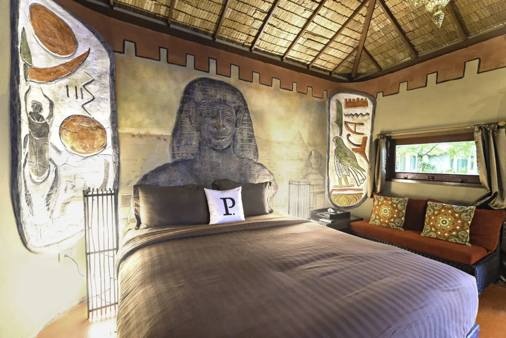 The Privilege Hotel Ezra Royal Garden