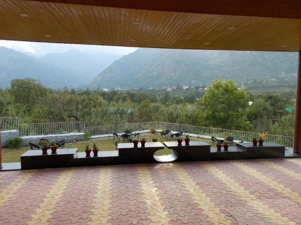 Snow Touch Resort (Shri Nath Group)