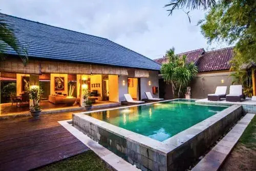 Phinisi Villas - Seminyak Beach