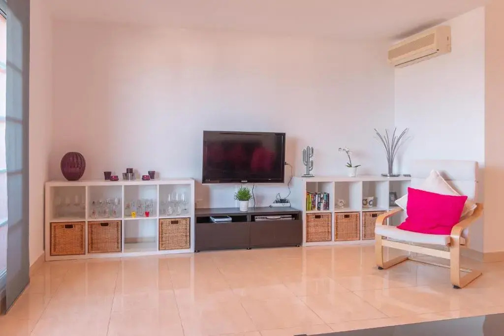 2211-Apt with Big Terrace And Amazing Sea View