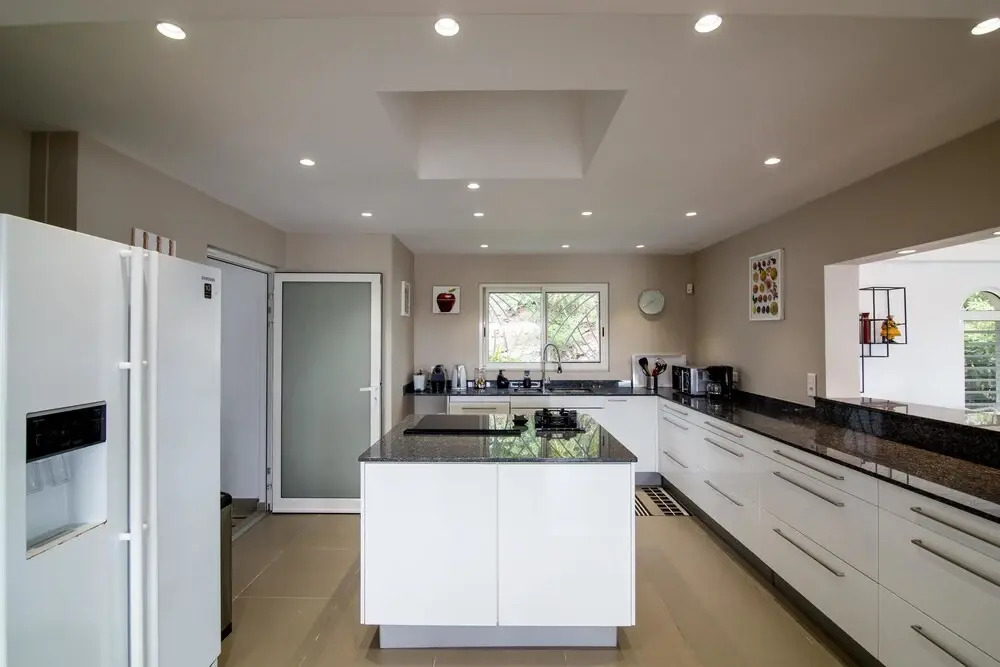 Exclusive Gated Area, Close to Beaches, Huge Pool, AC, Free Wifi, Perfect for Families !