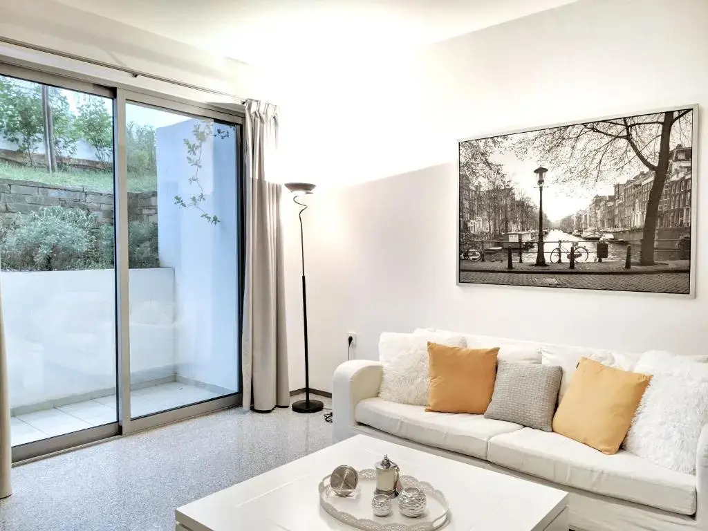 Brand new budget apartment next to Iaso and Oaka