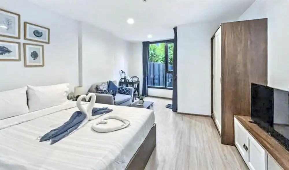 The Base - New Studio Great Location, Shared Pool