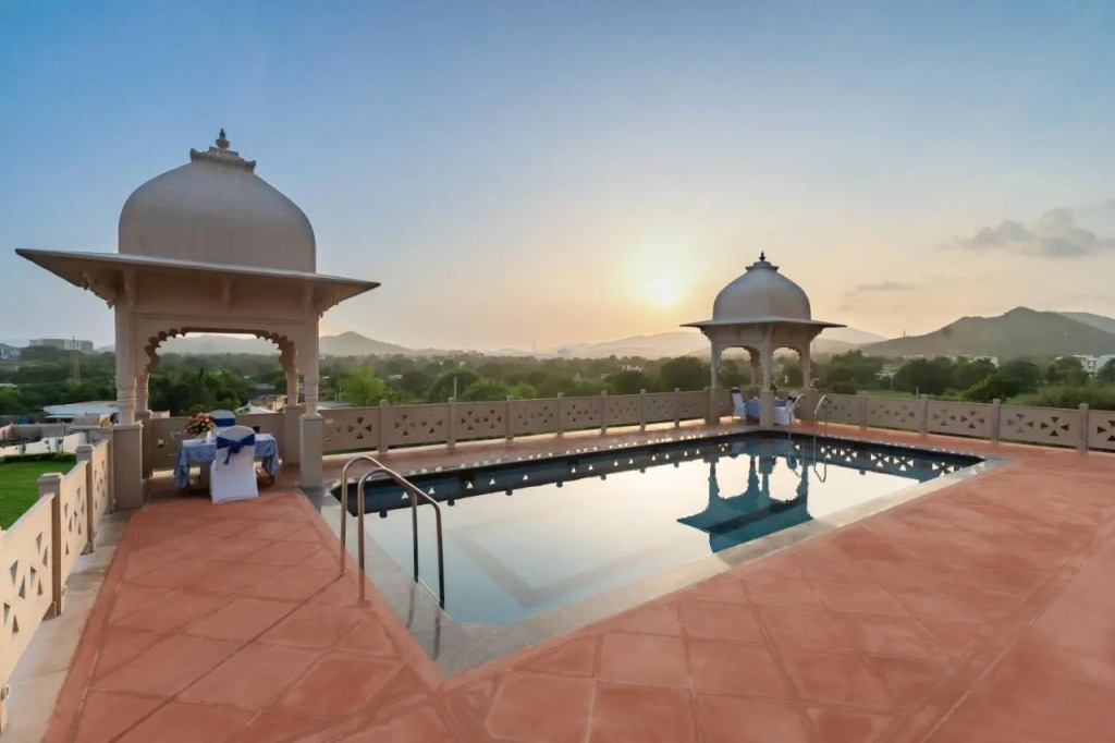 Traavista Aravali Mahal